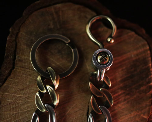 "STARE" EDGY KeyChain -COMBI