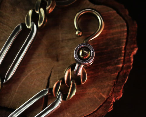 "STARE" EDGY KeyChain -COMBI