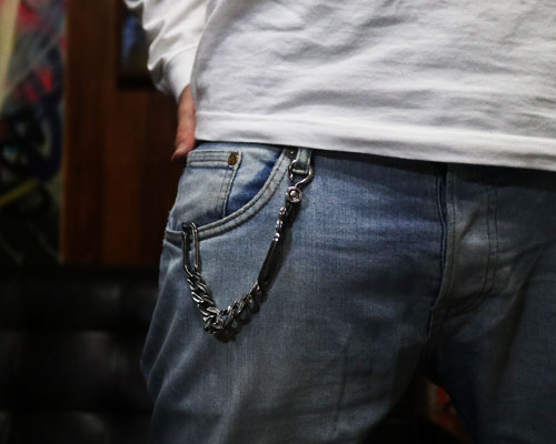 "STARE" EDGY KeyChain -SILVER