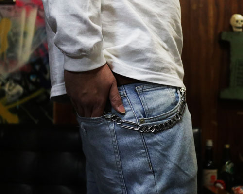 "STARE" EDGY KeyChain -SILVER