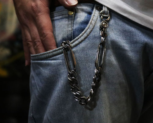 "STARE" EDGY KeyChain -SILVER