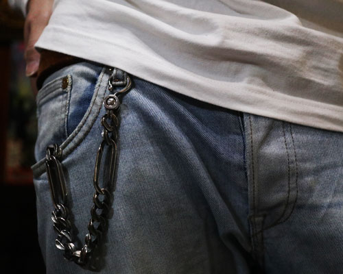 "STARE" EDGY KeyChain -SILVER