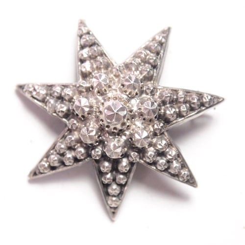 ヴィクトリアン　シルバースタッズ　七角星ブローチ