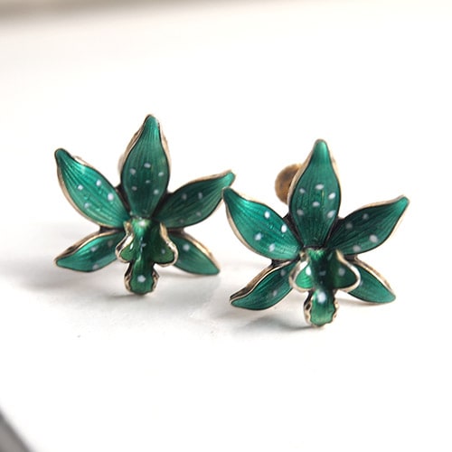 グリーンドット　フラワー　エナメルイヤリング