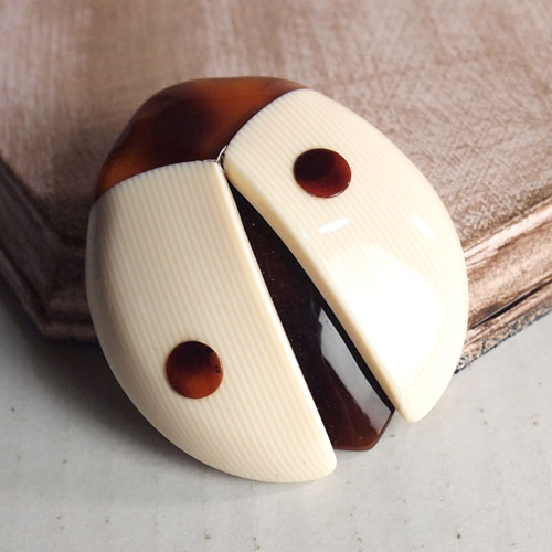 lea stein paris リアスタン　パリ テントウ虫（アイボリー）