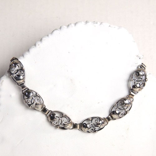 ERIK JUUL BUSCH デンマーク クラシカル　リーフネックレス