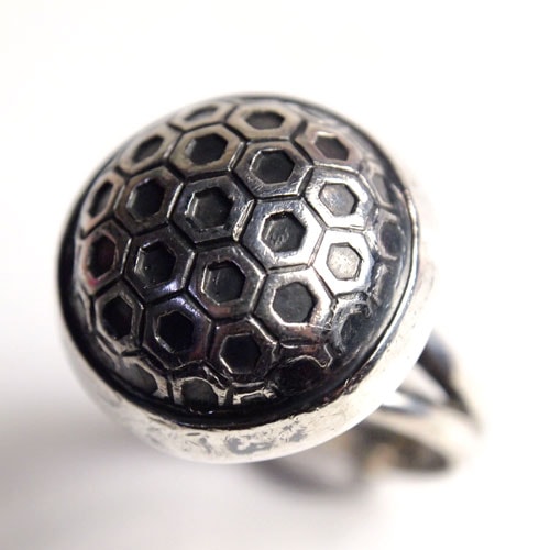 ERIK GRANIT シルバー 亀甲デザインドームリング