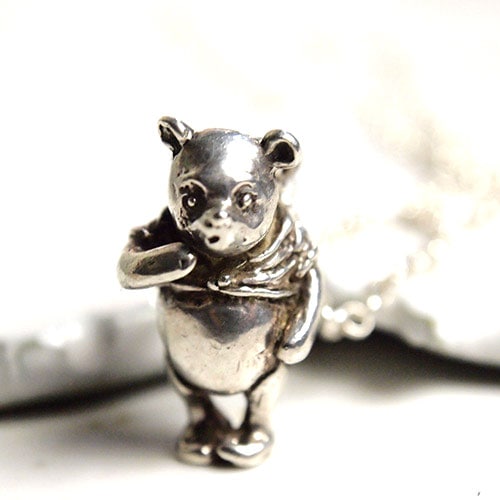 シルバー　Winnie the pooh　チャームペンダント