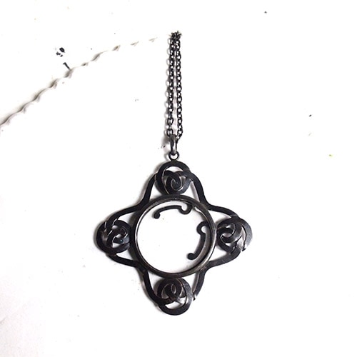 フレンチ　ガンメタル　ロケット＆チェーンネックレス