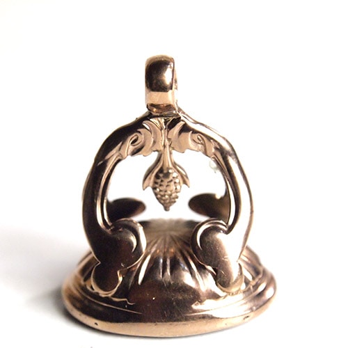 9金　インタリオ　シール　ペンダント　（カーネリアン／エンジェルのインタリオ）