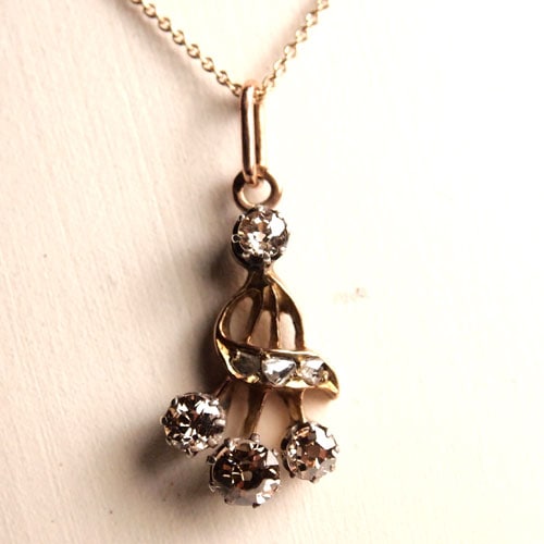 18金　シャンパンカラーダイヤモンド　トリプルベリー　ペンダント