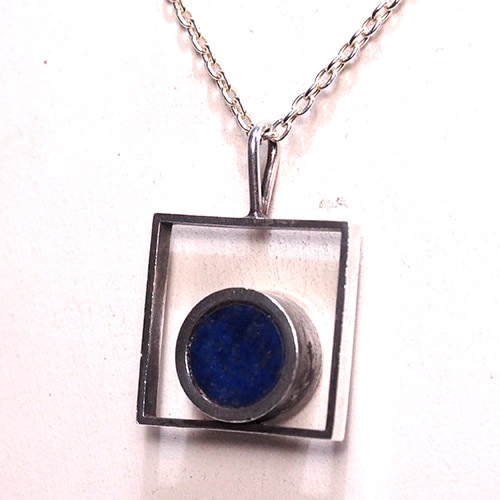 ARNE JOHANSEN アーネヨハンセン　ラピス　スクエアドットペンダント