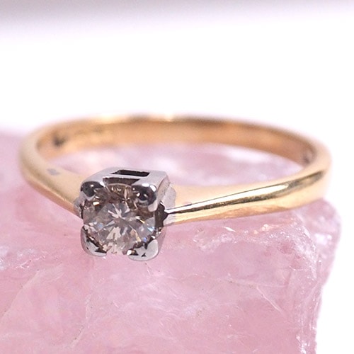 18金　スクエアセッティング ダイヤモンド　ソリティアリング （アンティークジュエリー）