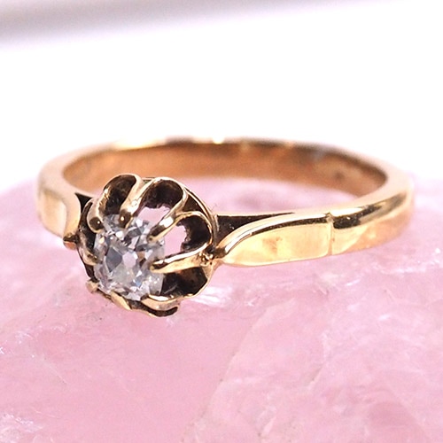 9金　クッションシェイプダイヤモンド ヴィクトリアンソリティアリング