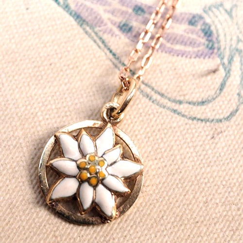 9金　エナメル　エーデルワイス　チャーム