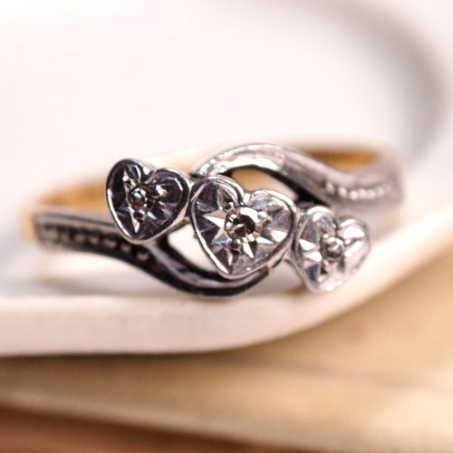 18金　プラチナ　ダイヤモンド　トリプルハートリング（アンティークジュエリー）