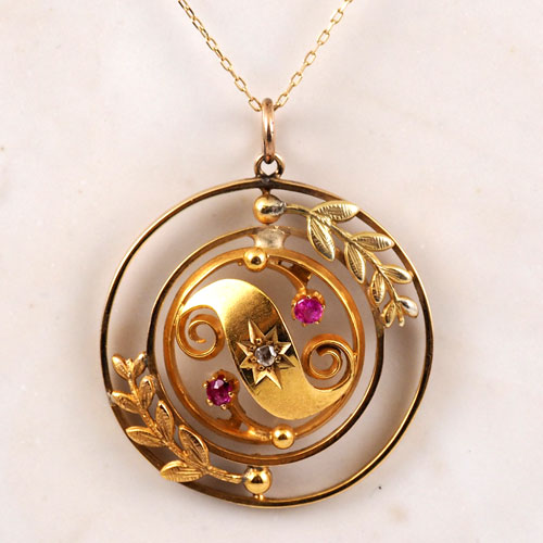 9金　ダイヤモンド＆ピンクサファイヤ　月桂樹サークルペンダント