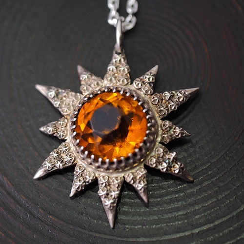 シルバー　オレンジガラス　サンバースト ペンダント