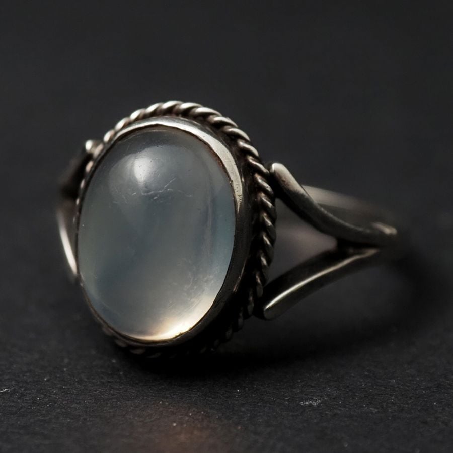 静寂のオーバル ｜ 天然ムーンストーン 銀線細工アンティークシルバーリング