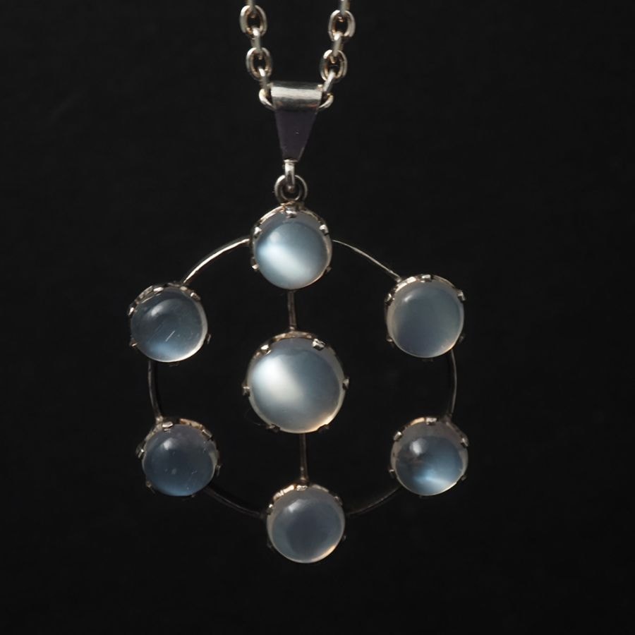 天然ムーンストーン・7クラスター アールデコ・シルバーペンダント