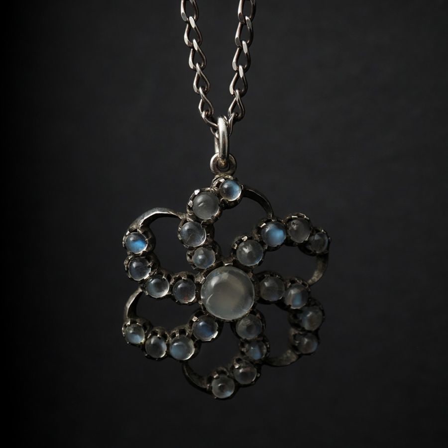 天然ムーンストーン スワイヤル・アールデコ シルバーペンダント（ビンテージチェーン付