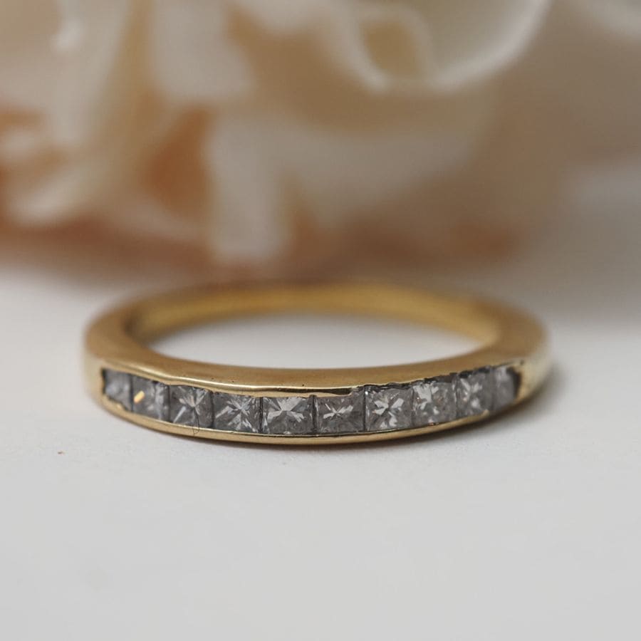 18金 天然プリンセスカットダイヤモンド 一文字リング