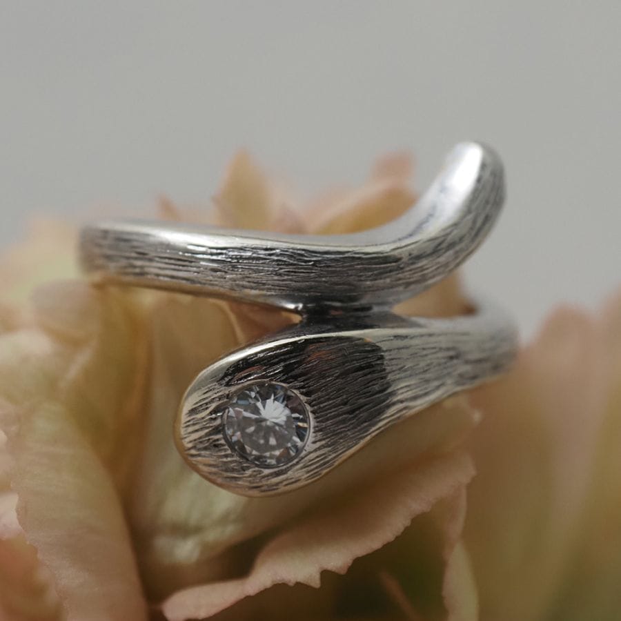 14金ホワイトゴールド 天然ダイヤモンド・スネークリング