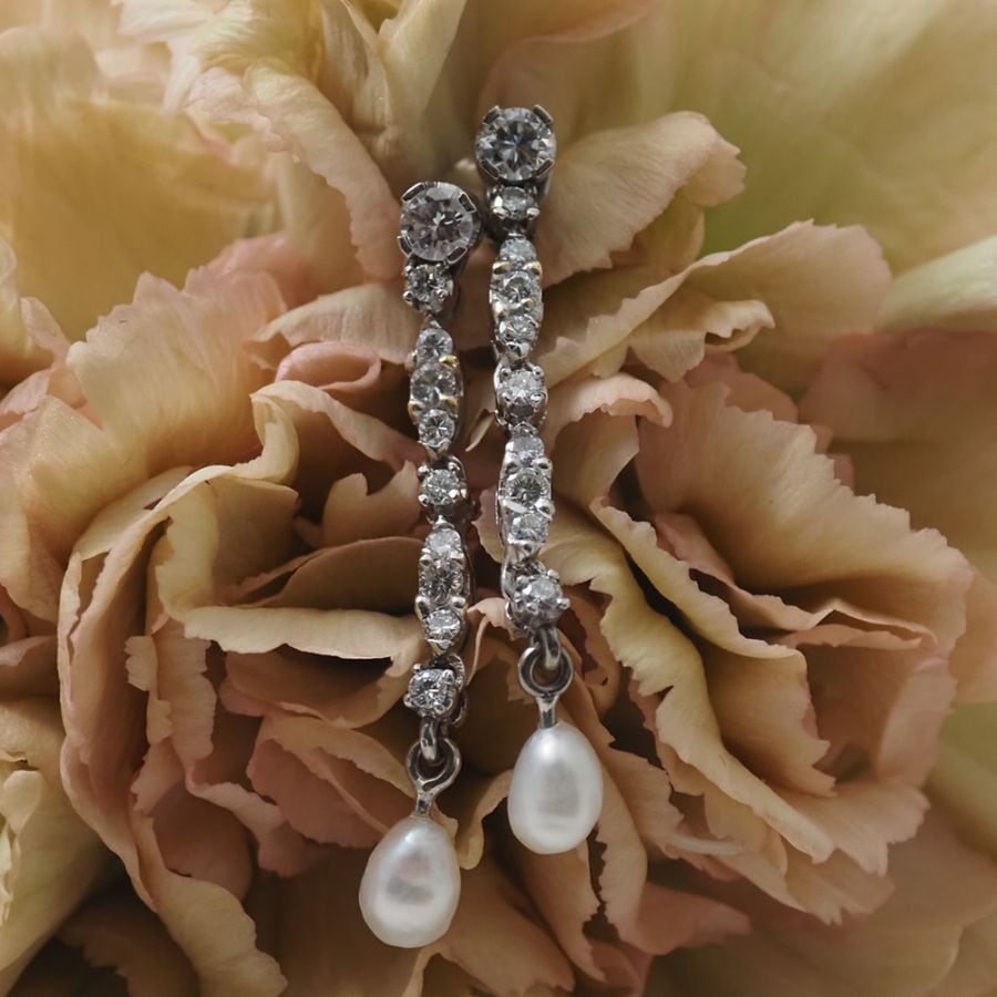 18金ホワイトゴールド 天然ダイヤモンド×バロックパール アールデコ・ドロップピアス