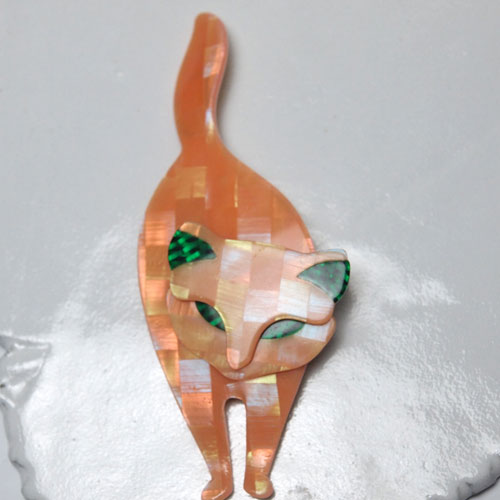 SOLD-lea stein paris　リアスタン　パリ  スタンディングキャット　ブローチ（シャーベットオレンジ）
