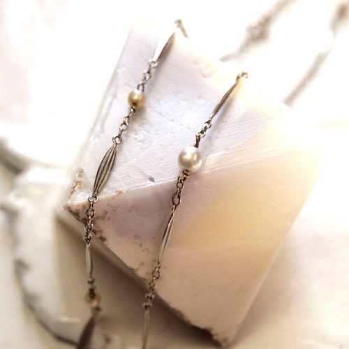 18金ホワイトゴールド＆本真珠ネックレス