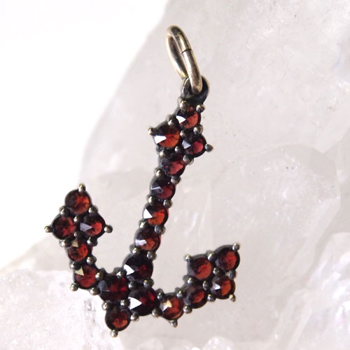 メタル ボヘミアングラス　イカリチャーム