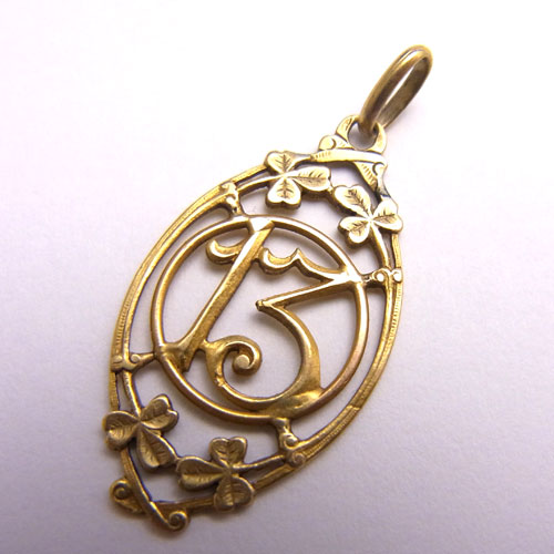 sold 18金　ラッキー13チャーム