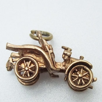 sold 9金　ゴールド　クラッシックカー　チャーム