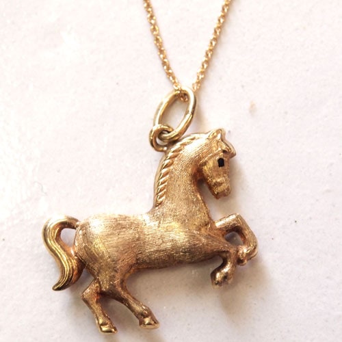 sold 9金　ホースチャーム