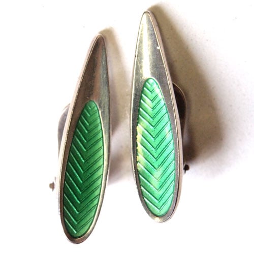 MATA シルバーグリーンエナメル　クリップイヤリング