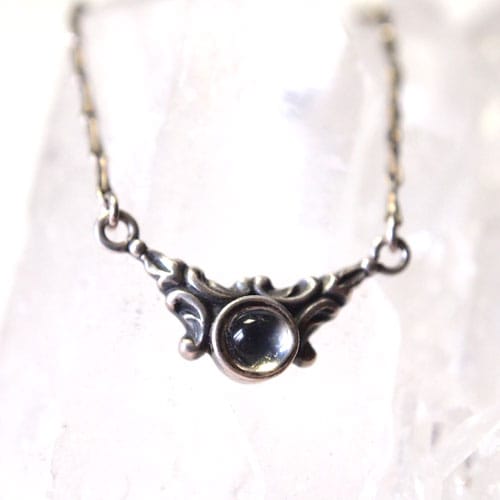 0-ブルームーンストーン　タイニーネックレス