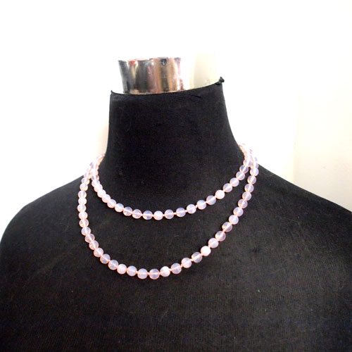 ピンクオパールーセントガラス ロングネックレス