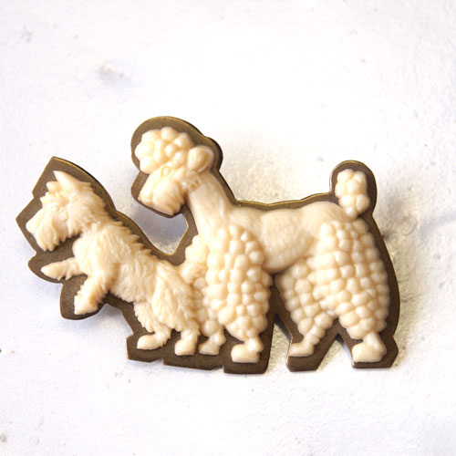 アイボリーセルロイド　プードル＆テリアブローチ