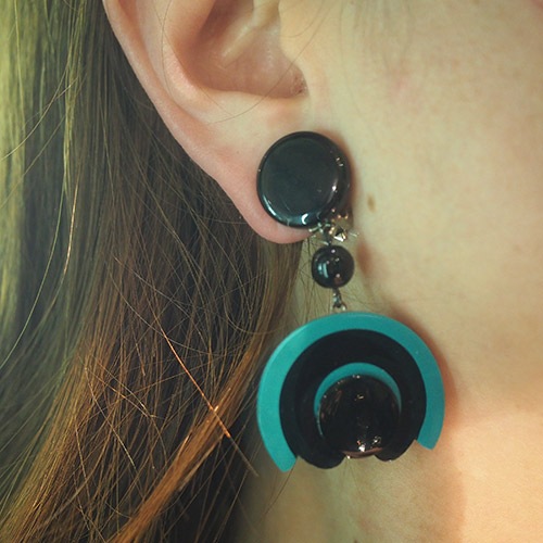 オールドプラスチック　青緑＆ブラック　クリップイヤリング