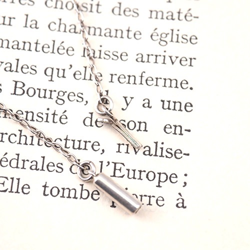 シルバー＆ギロッシュエナメル レッド ロケットペンダント