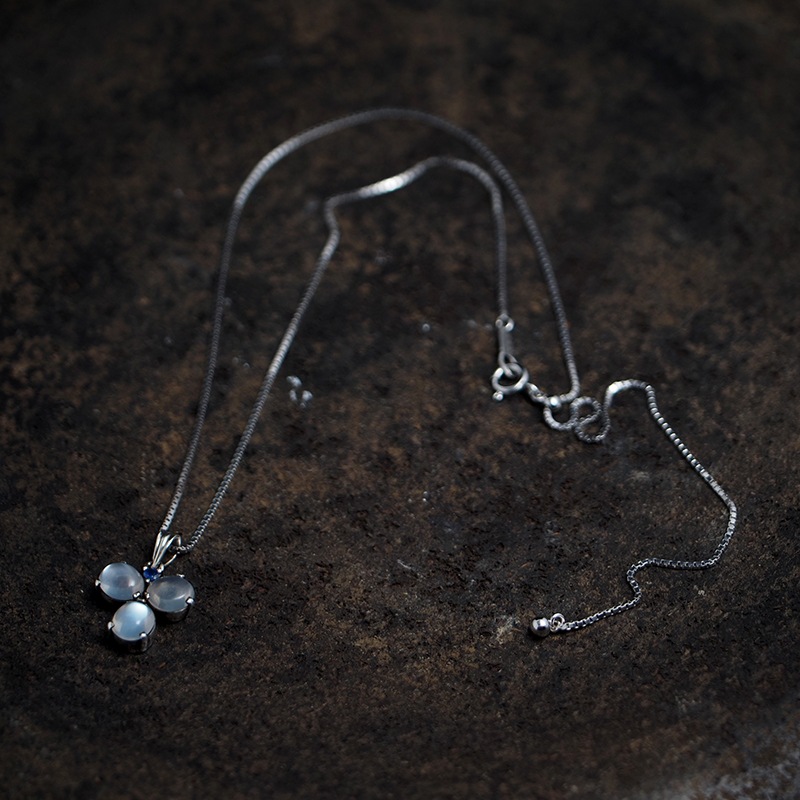 シルバー ムーンストーン クローバーペンダント