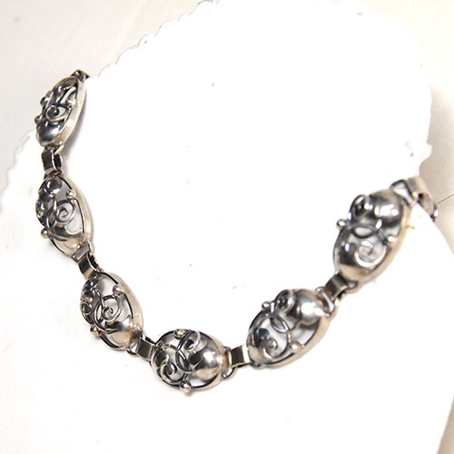 ERIK JUUL BUSCH デンマーク クラシカル　リーフネックレス