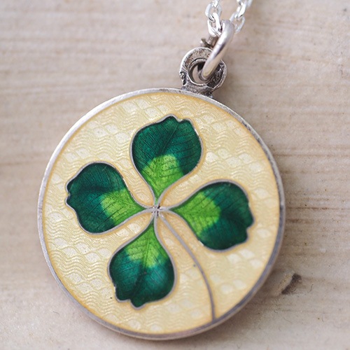 シルバー　ギロッシュエナメル　クローバーペンダント