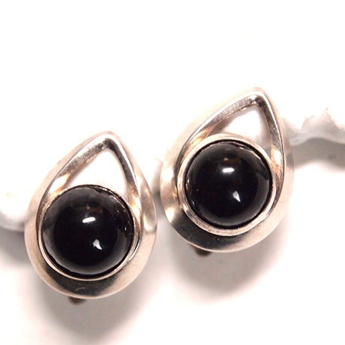 HERMAN SIESNBOL オニキスイヤリング
