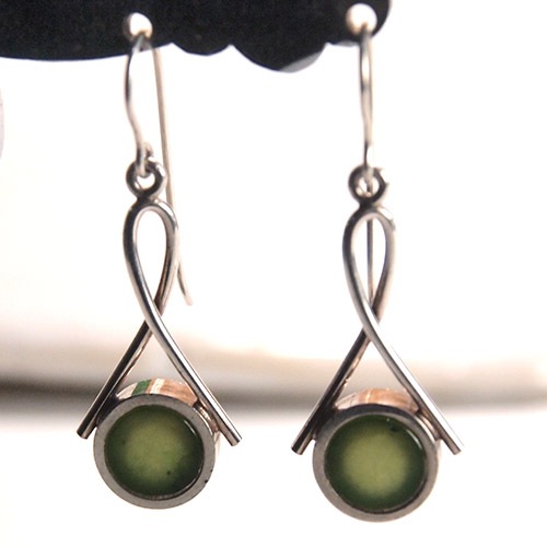 N.E.FROM (N.E.フロム）　ネフライト　ピアス