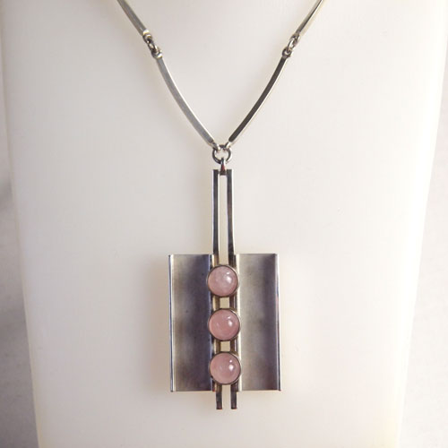 N.E.FROM (N.E.フロム）　デンマーク　ローズクォーツ スクエアモダンネックレス