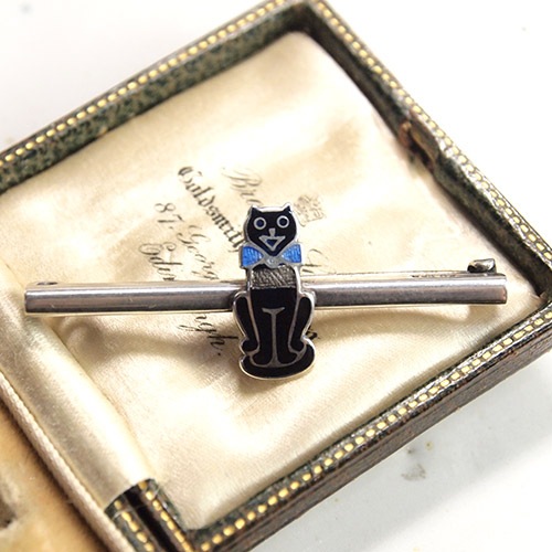 シルバー＆エナメル　ラッキーブラックキャット　ブローチ