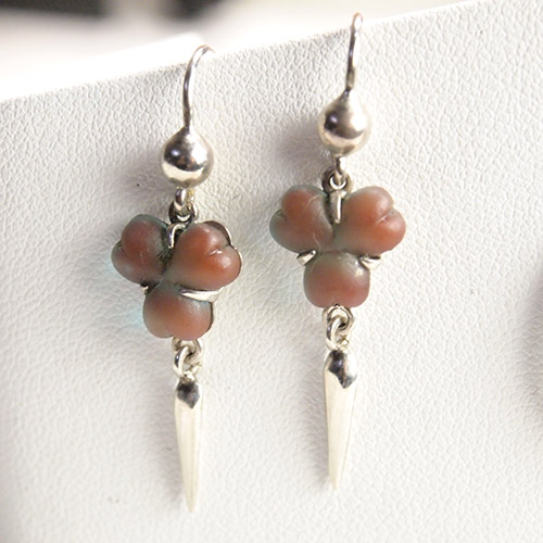 サフィレット　クローバー　シルバーピアス