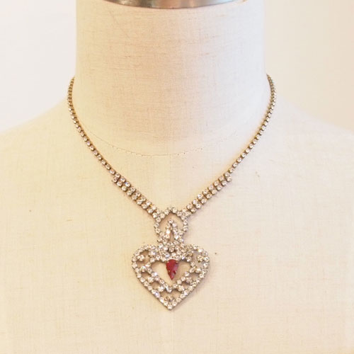 チェコ　クリスタル　ハート　ネックレス