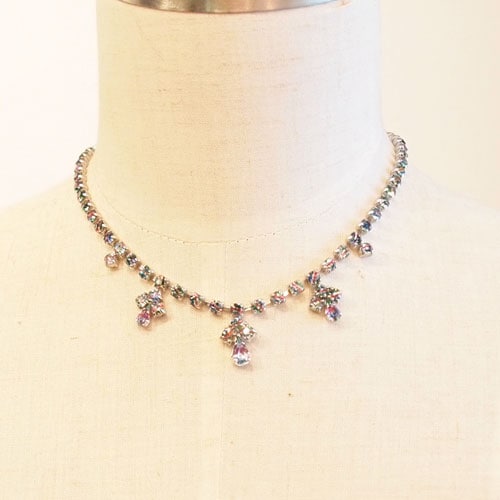 レインボーカラー　クリスタル　ネックレス